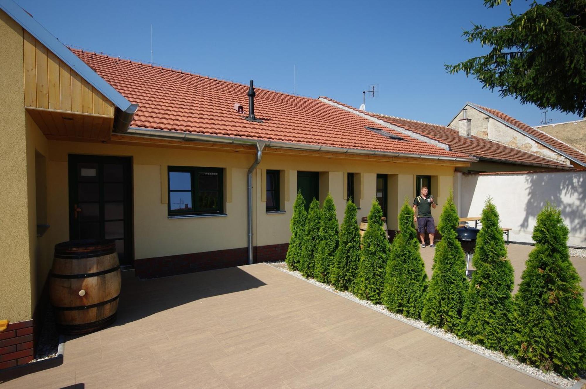 Pension Max Valtice Exterior photo